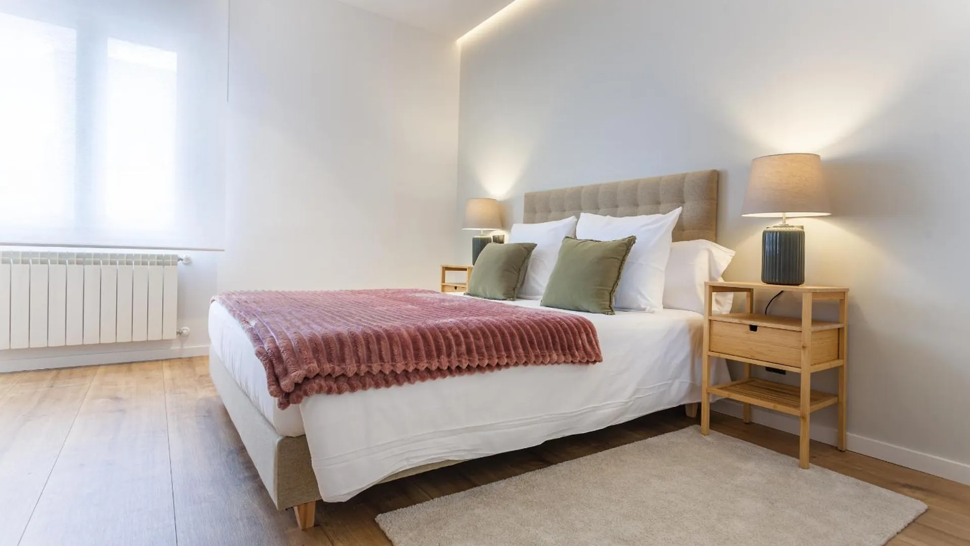 Luces En Madrid Apartment 0*,