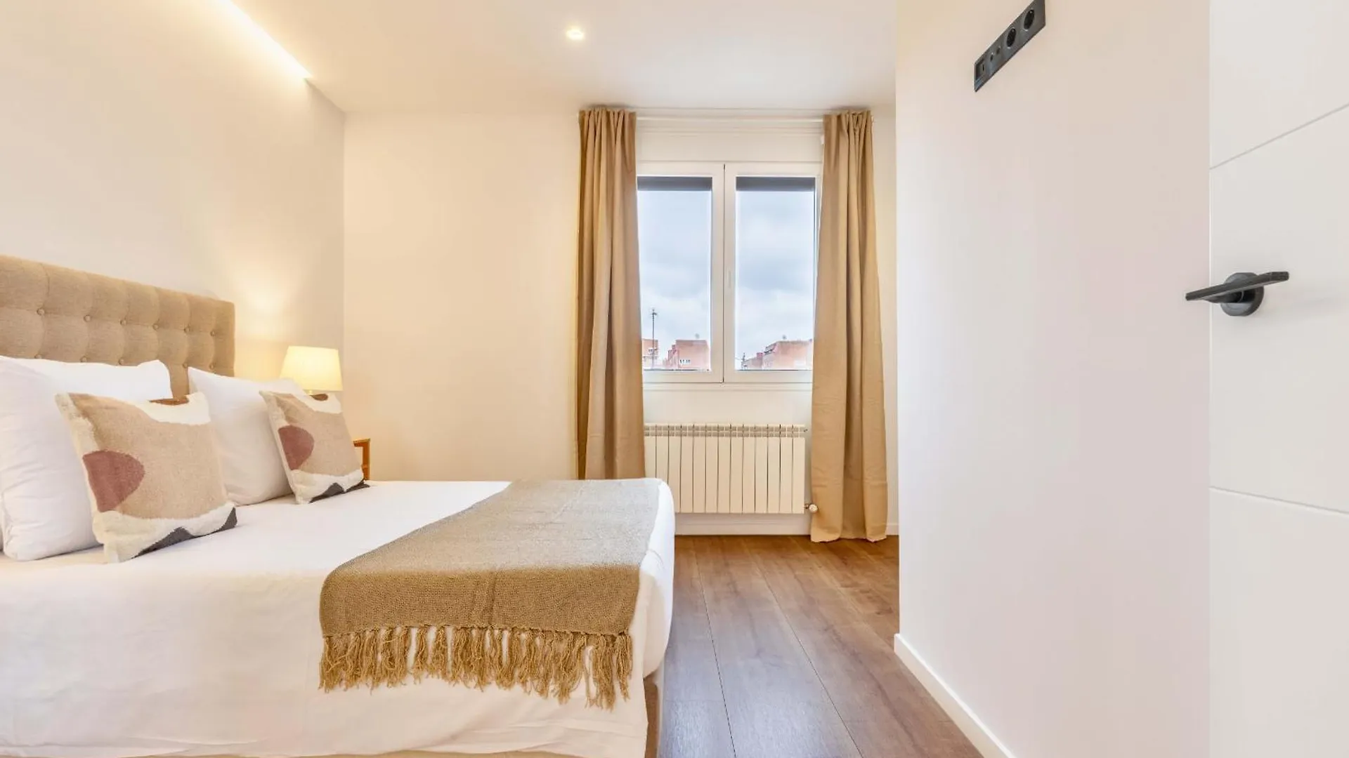 Luces En Madrid Apartment 0*,